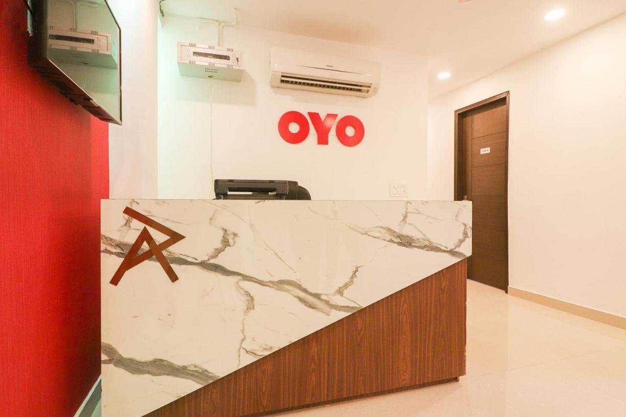 Oyo 63841 White Orchid Hotel Indraprast Bagian luar foto