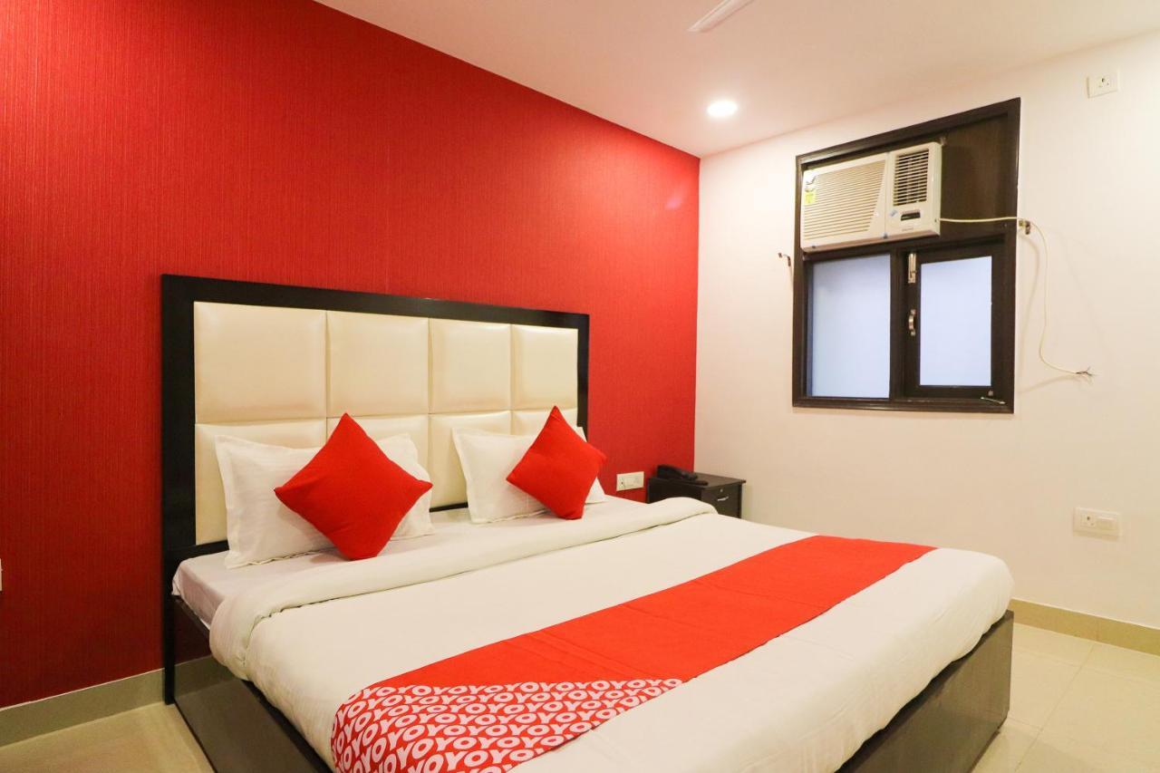 Oyo 63841 White Orchid Hotel Indraprast Bagian luar foto